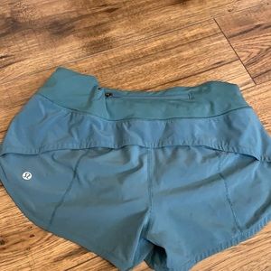 lululemon women’s running shorts , Sz 4!